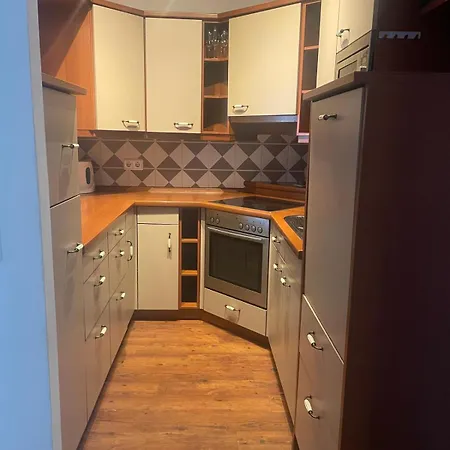 - Mit Garten Apartament