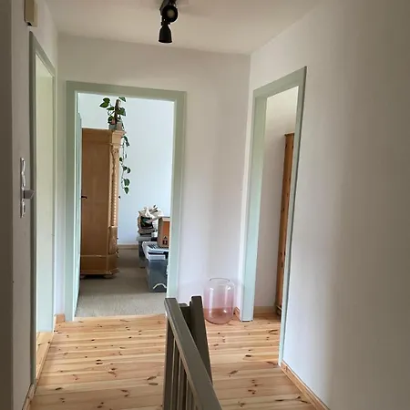 - Mit Garten Apartament